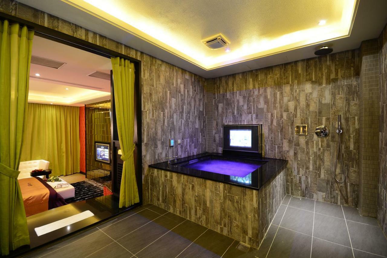 Hea Duenn Motel Tchaj-čung Exteriér fotografie